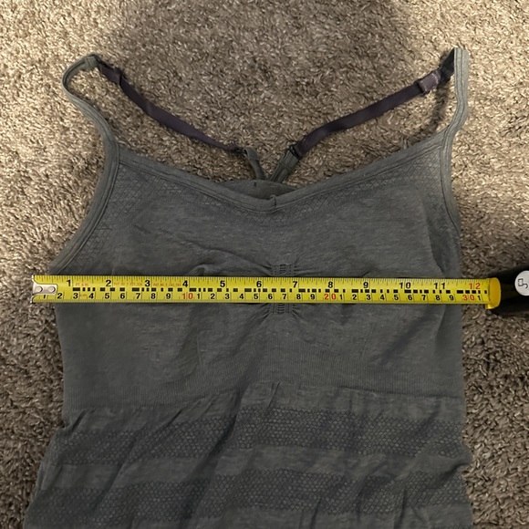 Lululemon tank top worn very little. Excellent condition. xxs or 00 - Picture 6 of 6